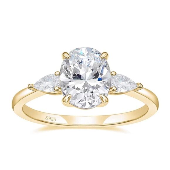 3 Stone Oval Cut Engagement Ring - Picture 4 of 5